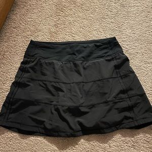 Lululemon Pace Rival Skirt. Black size 4